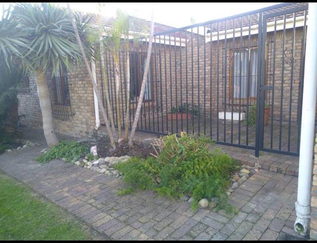 3 BEDROOM HOUSE FOR SALE IN NUWE UITSIG